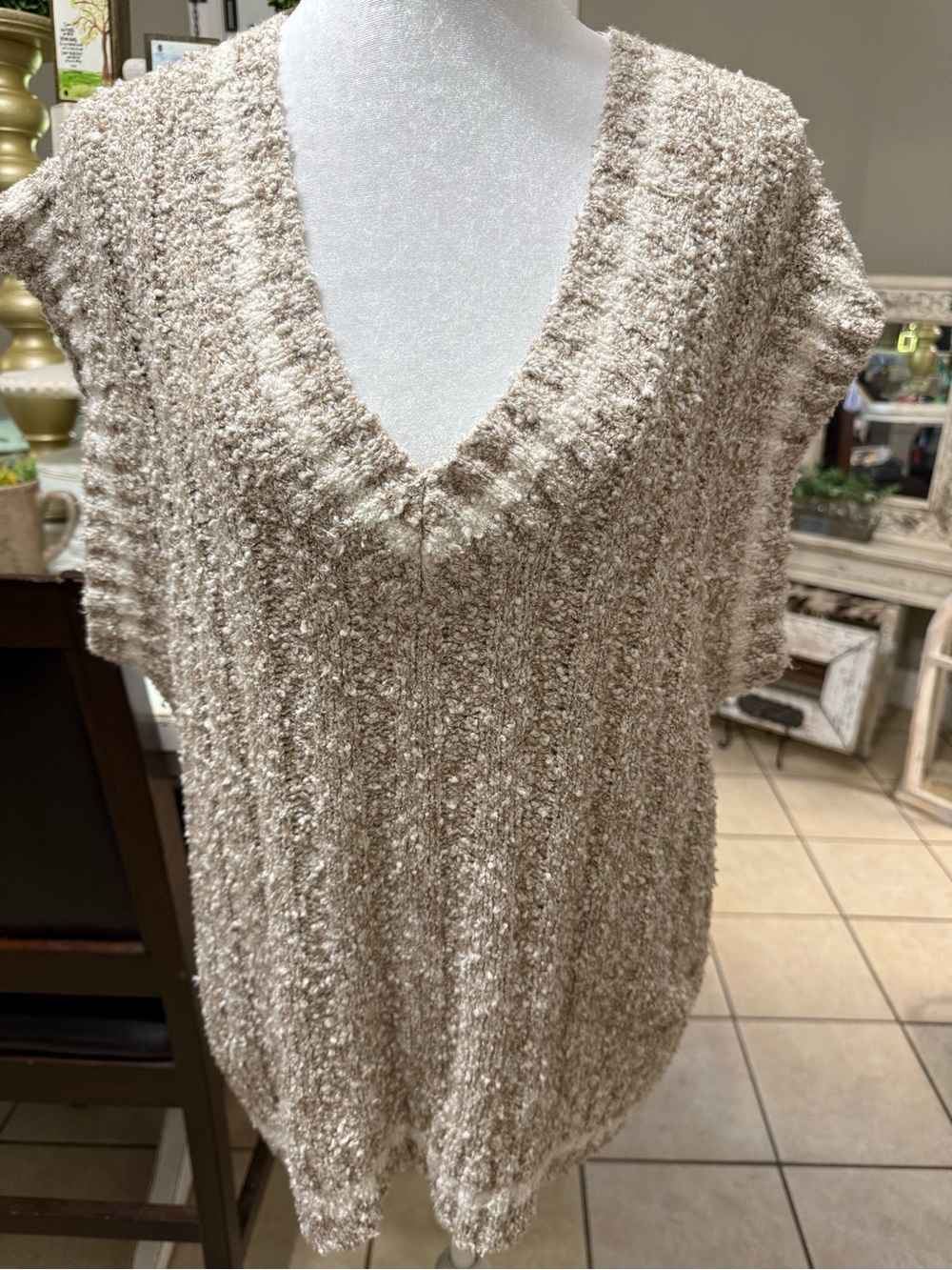Promesa Neutral Marled Knit Vest in Beige and Cream Size : Large - Picture 3 of 7